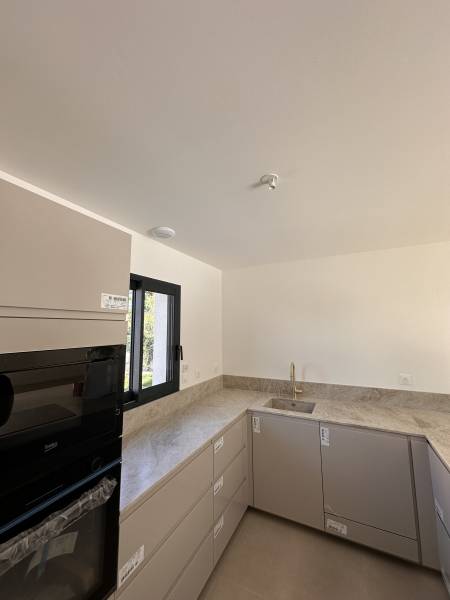 Cuisine ouverte sur séjour – maison individuelle