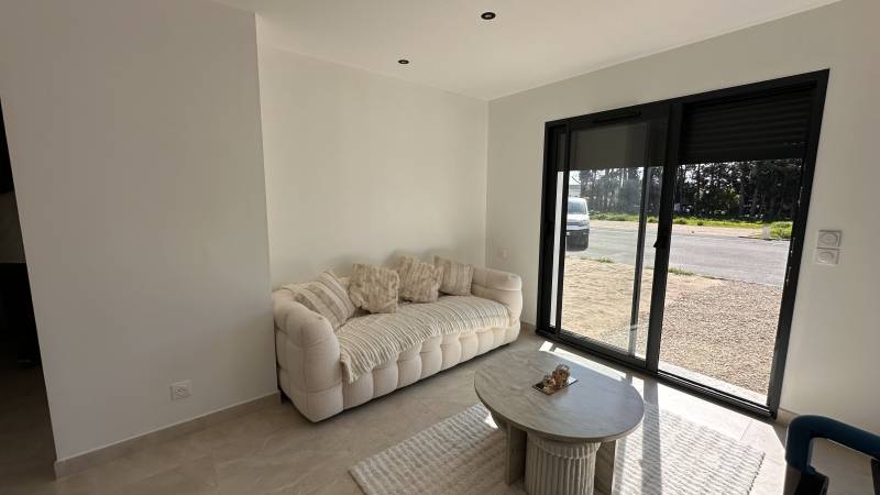 Intérieur maison moderne construite à Sénas Bouches-du-Rhône