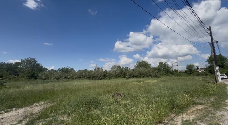 terrain constructible viabilisé à vendre à Salon-de-Provence pour construction de maison individuelle neuve