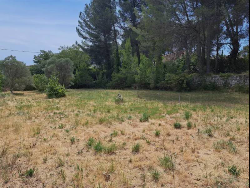 terrain constructible à vendre à La Barben proche de Salon-de-Provence dans le Pays Salonais pour maison individuelle neuve