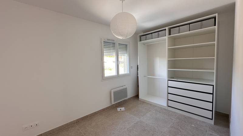 Chambre à l’étage confortable et bien agencée