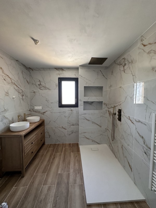 Construction d'une maison 105 m² avec étage et toit terrasse accessible à Rognac à côté de Marignane