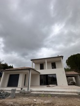 Notre zone d'activité pour ce service Plan maison contemporaine 4 chambres avec suite parentale, dressing, bureau et cuisine ouverte moderne